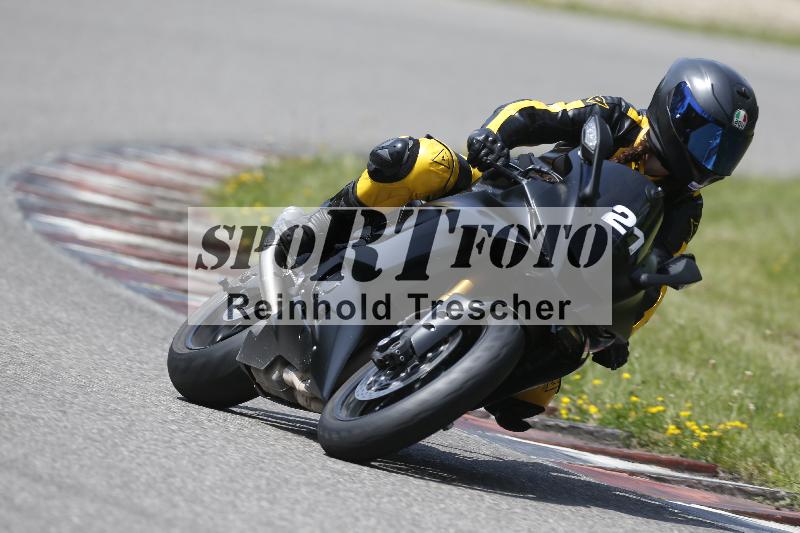 /27 12.06.2025 Ducati Schweiz Trackday Warmup  ADR/blau-bleu/21